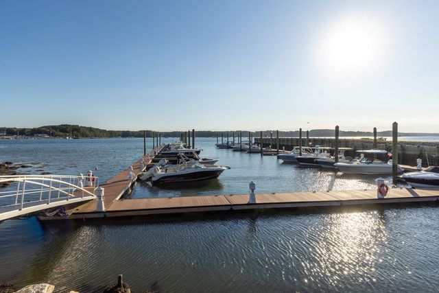 36 Little Bay Drive, Dover, NH 03820