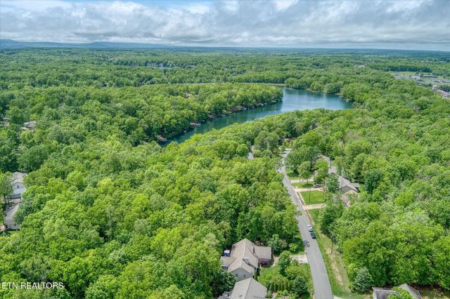 182 Canterbury Drive, Crossville, TN 38558