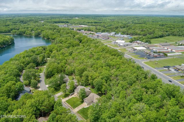 182 Canterbury Drive, Crossville, TN 38558