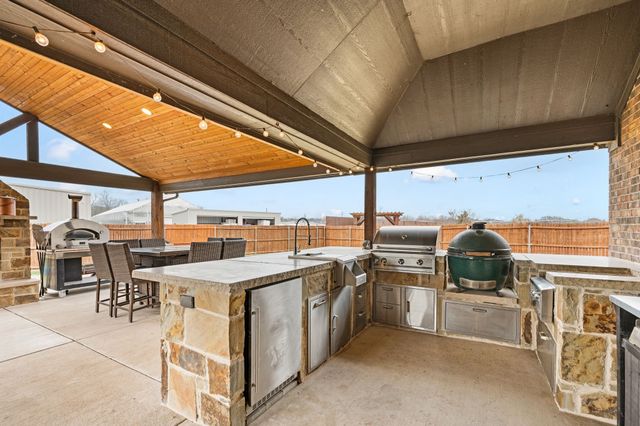 244 Ovaletta Drive, Justin, TX 76247