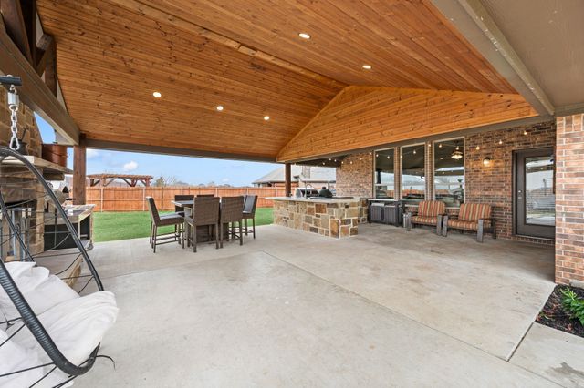 244 Ovaletta Drive, Justin, TX 76247