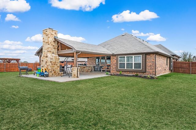 244 Ovaletta Drive, Justin, TX 76247