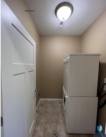 7446 S Louise Ave Avenue 203, Sioux Falls, SD 57108