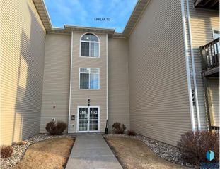 7446 S Louise Ave Avenue 203, Sioux Falls, SD 57108