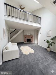 633 WASHINGTON PL #33, Chesterbrook, PA 19087