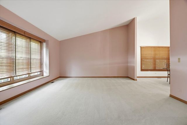 1173 N Clearwater Court, Palatine, IL 60067