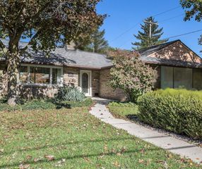 603 Park Avenue, Parchment City, MI 49004