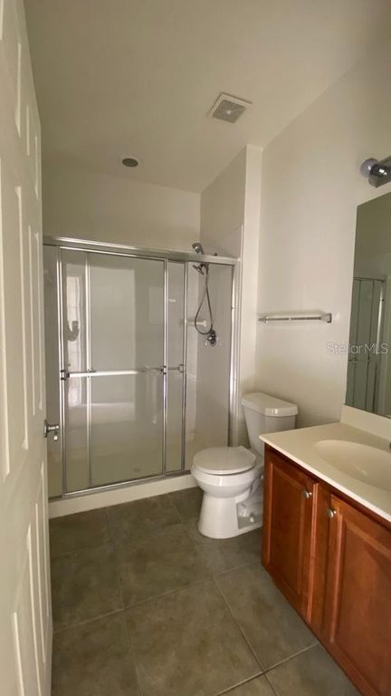 Image 14 of property listing at 2532 GRAND CENTRAL PARKWAY 3, Orlando, FL 32839