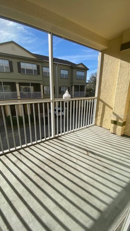 Image 3 of property listing at 2532 GRAND CENTRAL PARKWAY 3, Orlando, FL 32839