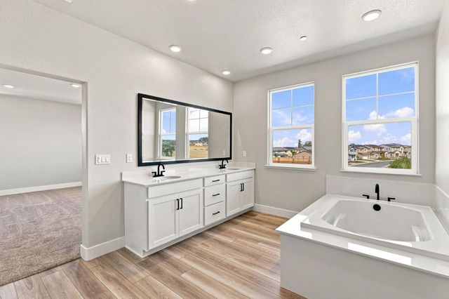 1178 Basecamp Dr, Lincoln, CA 95648