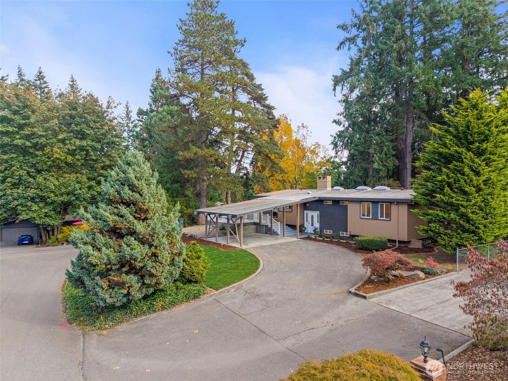 16559 SE 45th Place, Bellevue, WA 98006