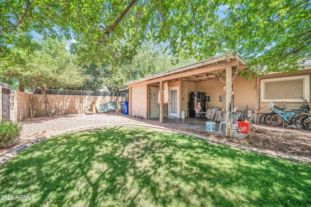 Image 21 of property listing at 3828 N 36TH Street, Phoenix, AZ 85018