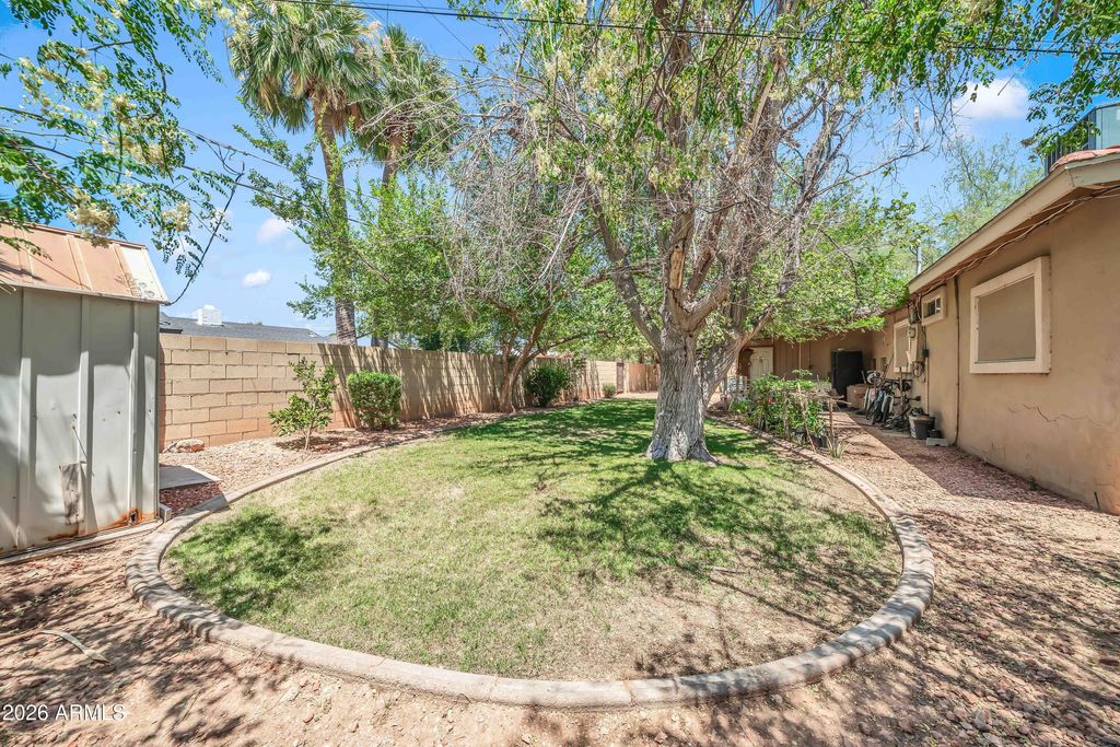 Image 23 of property listing at 3828 N 36TH Street, Phoenix, AZ 85018