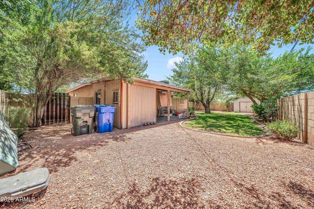 Image 27 of property listing at 3828 N 36TH Street, Phoenix, AZ 85018