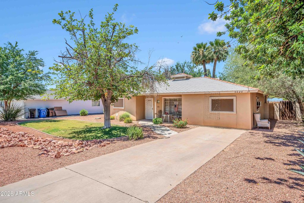 Image 3 of property listing at 3828 N 36TH Street, Phoenix, AZ 85018
