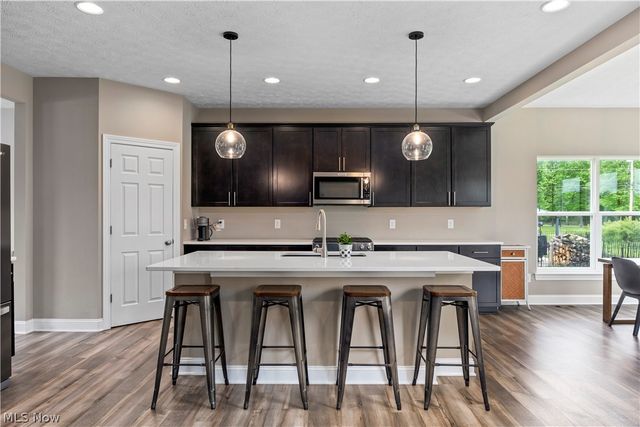8109 Ashford Circle, North Ridgeville, OH 44039