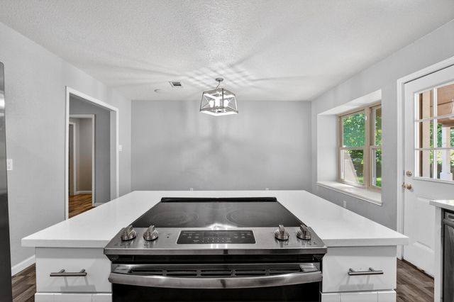 501 Possum Trot ST, Burnet, TX 78611