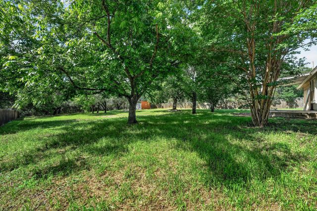 501 Possum Trot ST, Burnet, TX 78611