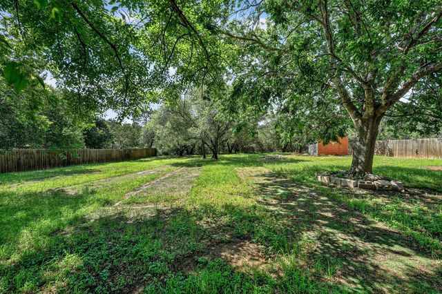 501 Possum Trot ST, Burnet, TX 78611