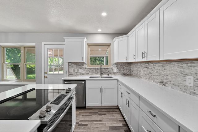 501 Possum Trot ST, Burnet, TX 78611