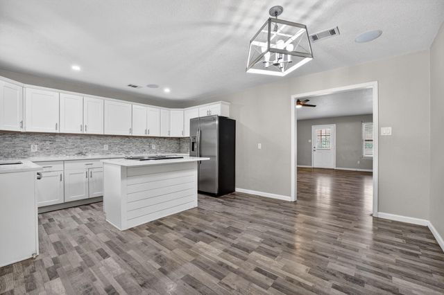 501 Possum Trot ST, Burnet, TX 78611