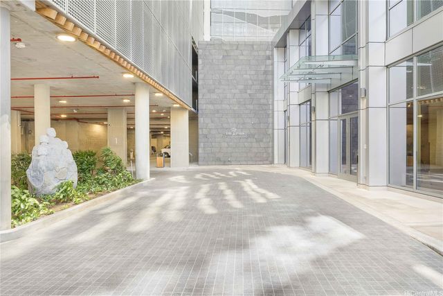 1500 Rycroft Street 2412R, Honolulu, HI 96814