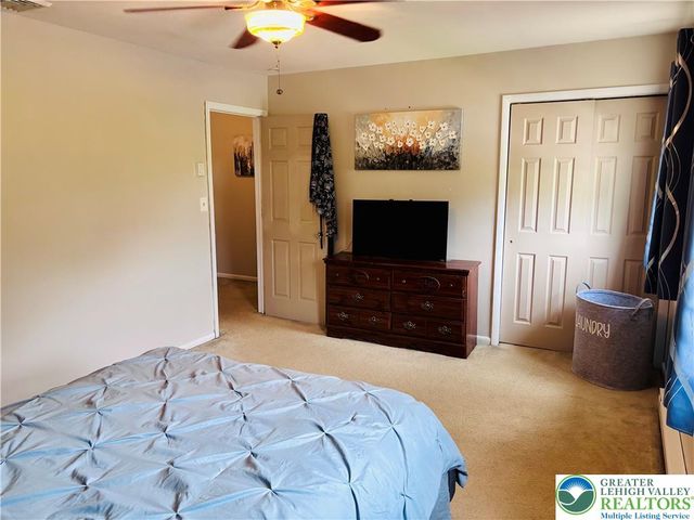 907 Lenape Circle, Catasauqua Boro, PA 18032