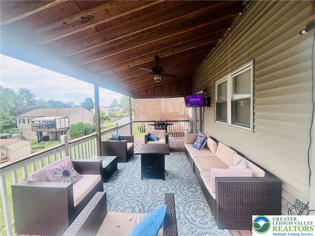 907 Lenape Circle, Catasauqua Boro, PA 18032
