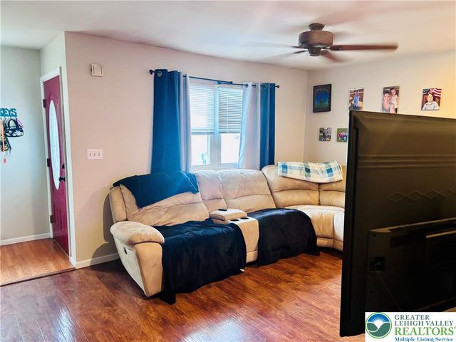 907 Lenape Circle, Catasauqua Boro, PA 18032