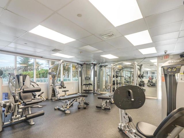 19201 Collins Ave 924, Sunny Isles Beach, FL 33160