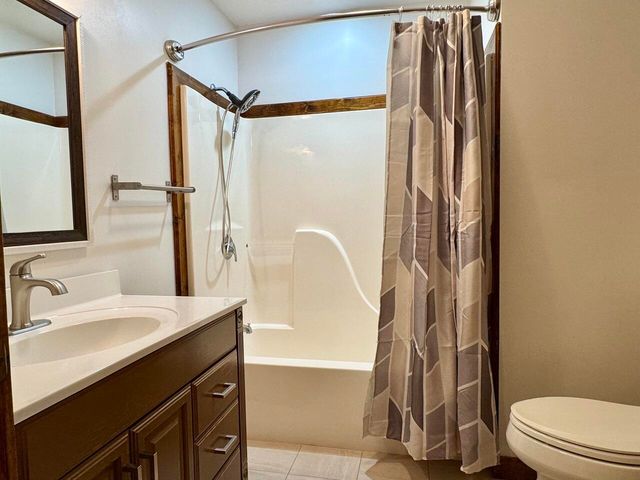 2433 W Maplehurst Drive, Roscommon, MI 48653