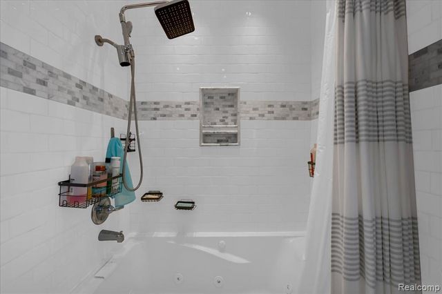 37346 Charter Oaks Boulevard, Clinton Township, MI 48036