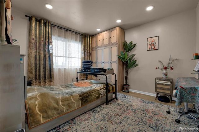 37346 Charter Oaks Boulevard, Clinton Township, MI 48036