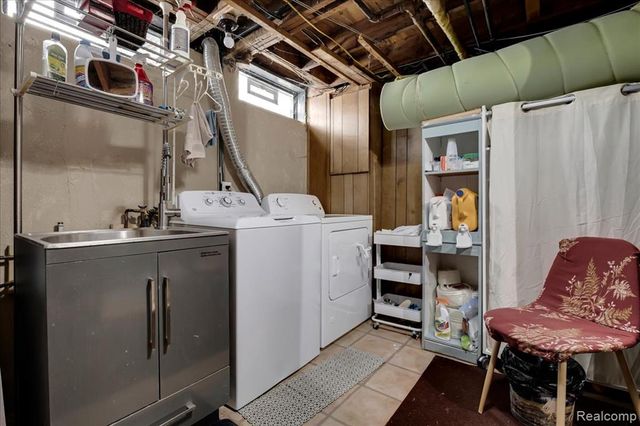 37346 Charter Oaks Boulevard, Clinton Township, MI 48036