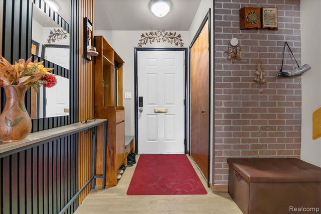 37346 Charter Oaks Boulevard, Clinton Township, MI 48036