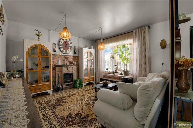 37346 Charter Oaks Boulevard, Clinton Township, MI 48036