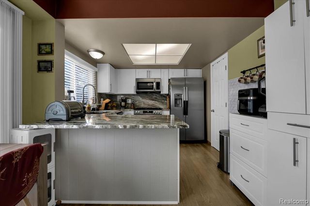 37346 Charter Oaks Boulevard, Clinton Township, MI 48036