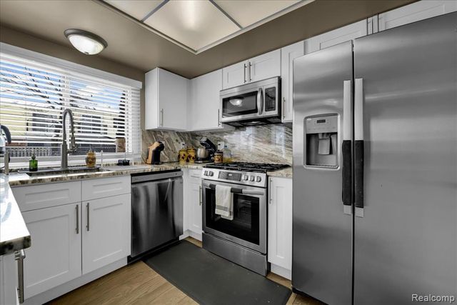 37346 Charter Oaks Boulevard, Clinton Township, MI 48036