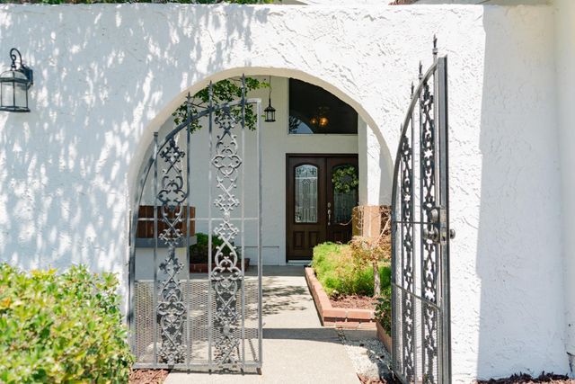 8323 Newbridge Way, Citrus Heights, CA 95610