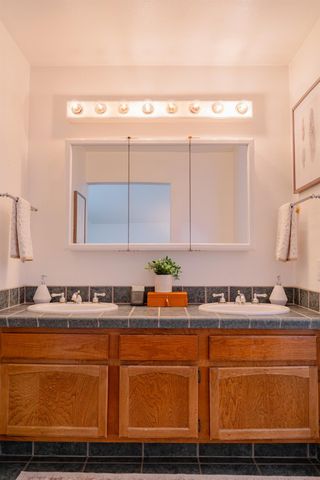 8323 Newbridge Way, Citrus Heights, CA 95610