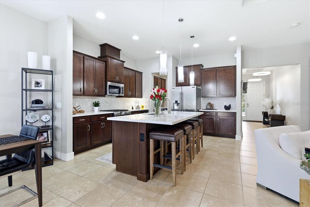 Image 15 of property listing at 5407 TITLE ROW DRIVE, Bradenton, FL 34210