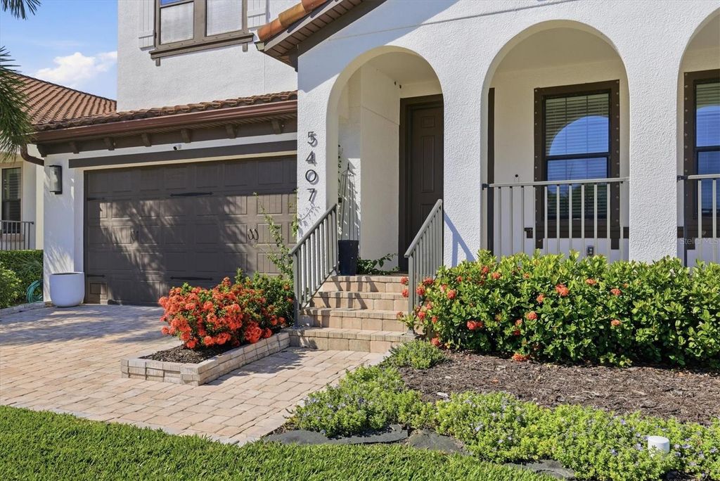 Image 3 of property listing at 5407 TITLE ROW DRIVE, Bradenton, FL 34210