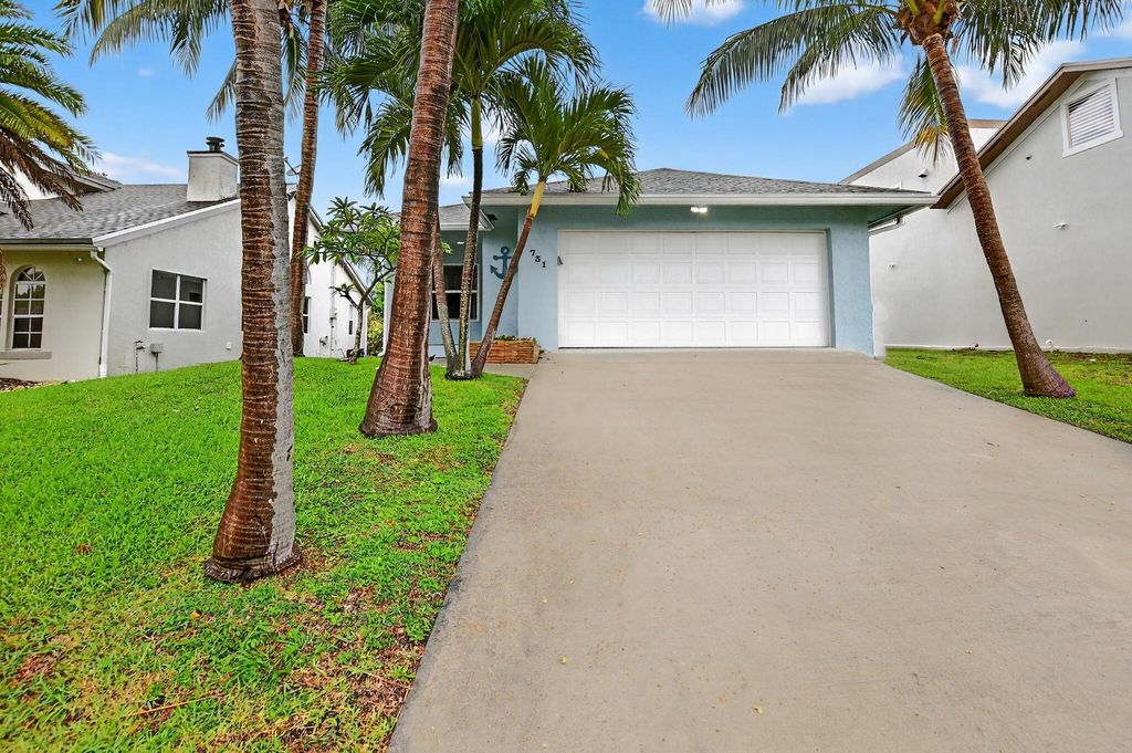 731 NE 8th Avenue, Boynton Beach, FL 33435