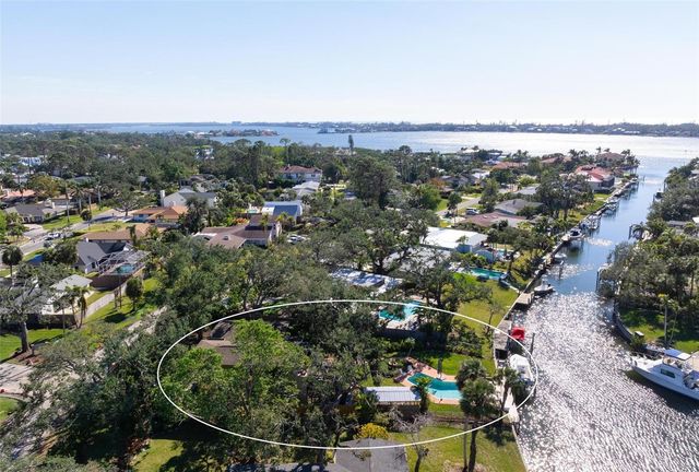 1827 BAYWOOD DRIVE, Sarasota, FL 34231