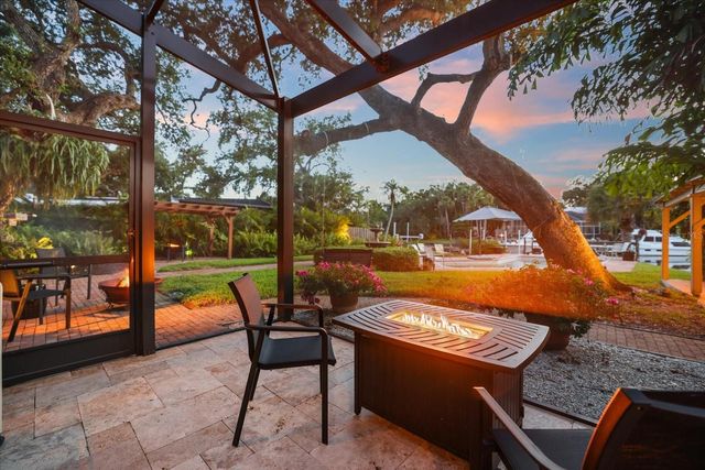 1827 BAYWOOD DRIVE, Sarasota, FL 34231