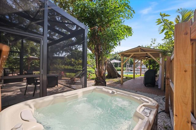 1827 BAYWOOD DRIVE, Sarasota, FL 34231