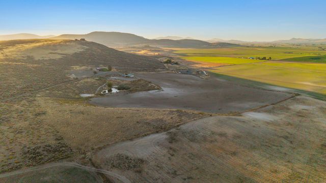 10580 Buesing Road, Klamath Falls, OR 97603