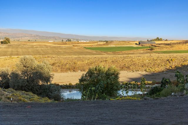 10580 Buesing Road, Klamath Falls, OR 97603