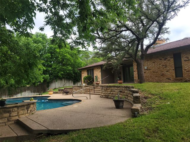 930 N Lydia Street, Stephenville, TX 76401