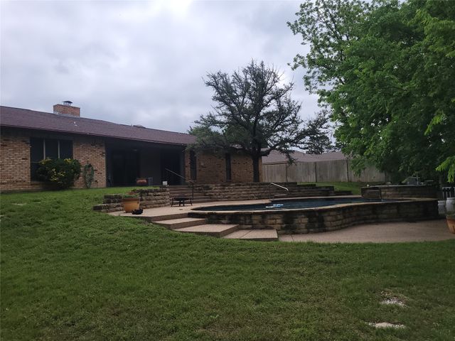 930 N Lydia Street, Stephenville, TX 76401